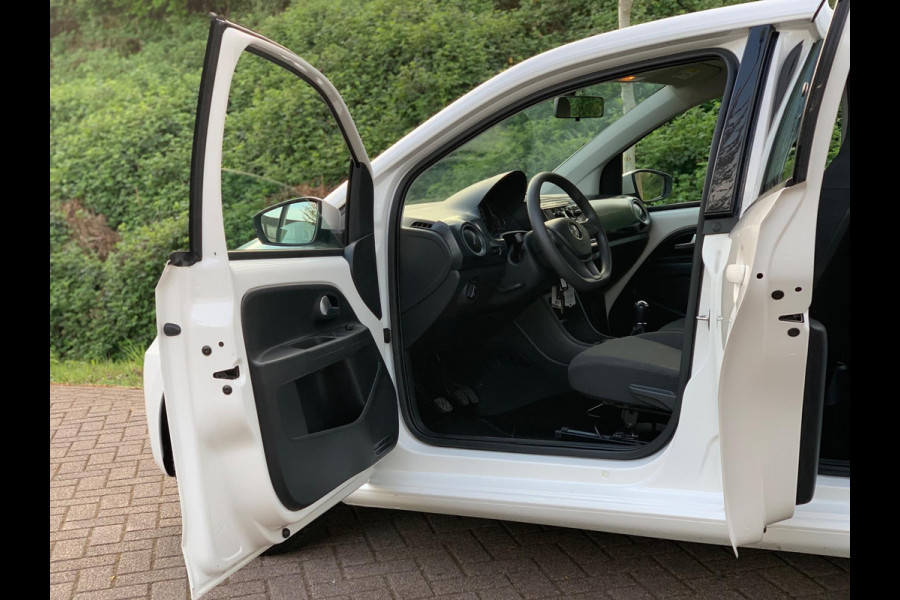 Volkswagen up! 1.0 BMT move up! 5 DEURS AIRCO LUXE 2018 ! ! ! NIEUWE APK !