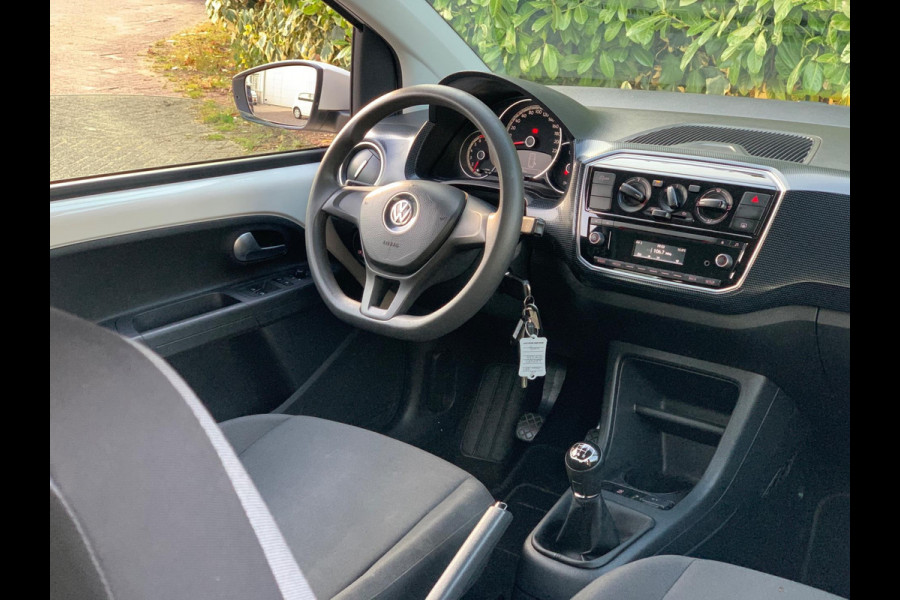 Volkswagen up! 1.0 BMT move up! 5 DEURS AIRCO LUXE 2018 ! ! ! NIEUWE APK !