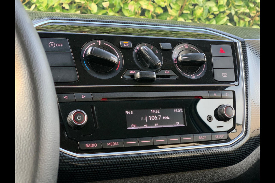 Volkswagen up! 1.0 BMT move up! 5 DEURS AIRCO LUXE 2018 ! ! ! NIEUWE APK !