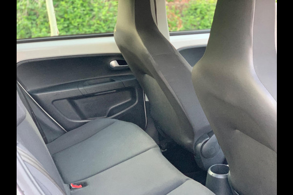 Volkswagen up! 1.0 BMT move up! 5 DEURS AIRCO LUXE 2018 ! ! ! NIEUWE APK !