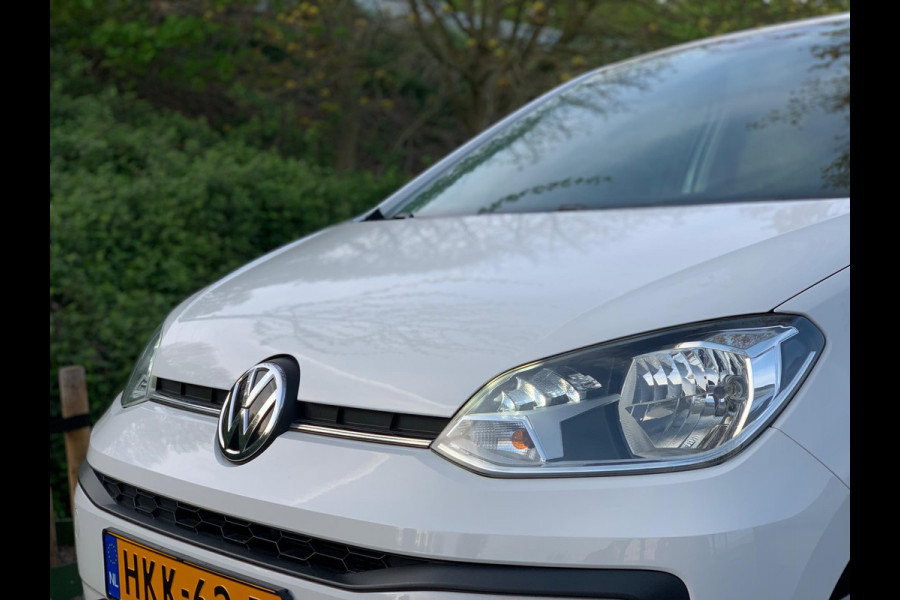 Volkswagen up! 1.0 BMT move up! 5 DEURS AIRCO LUXE 2018 ! ! ! NIEUWE APK !