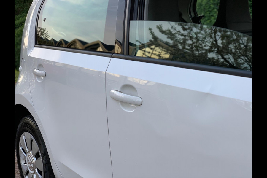 Volkswagen up! 1.0 BMT move up! 5 DEURS AIRCO LUXE 2018 ! ! ! NIEUWE APK !