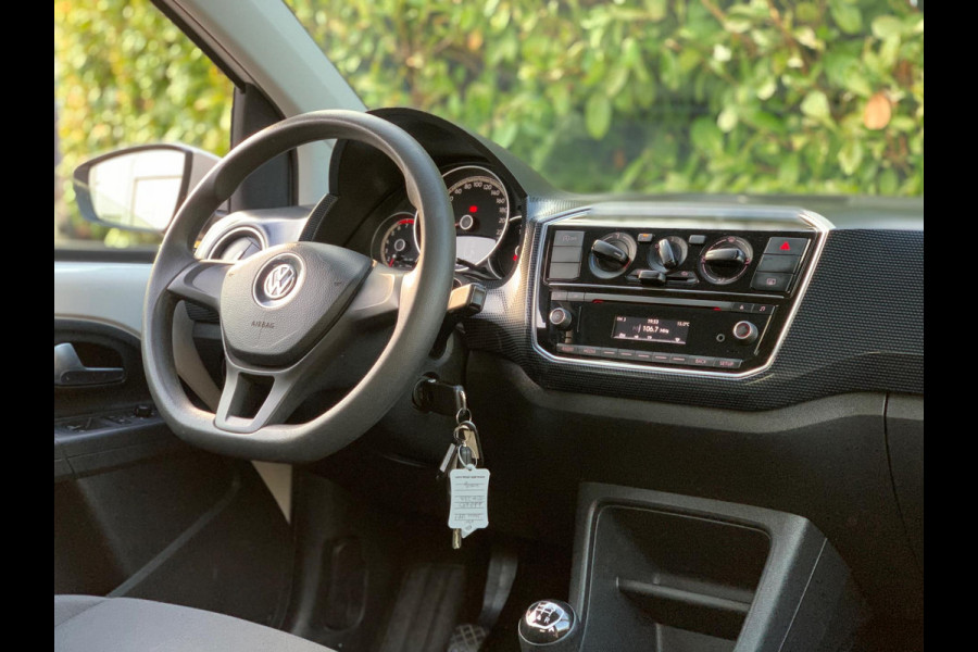 Volkswagen up! 1.0 BMT move up! 5 DEURS AIRCO LUXE 2018 ! ! ! NIEUWE APK !