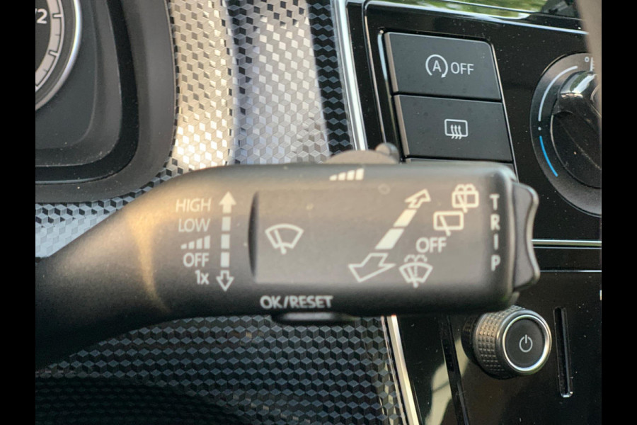 Volkswagen up! 1.0 BMT move up! 5 DEURS AIRCO LUXE 2018 ! ! ! NIEUWE APK !