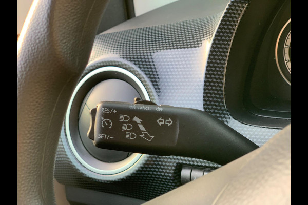 Volkswagen up! 1.0 BMT move up! 5 DEURS AIRCO LUXE 2018 ! ! ! NIEUWE APK !