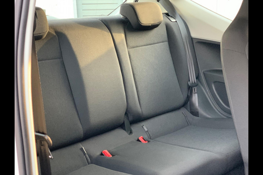 Volkswagen up! 1.0 BMT move up! 5 DEURS AIRCO LUXE 2018 ! ! ! NIEUWE APK !
