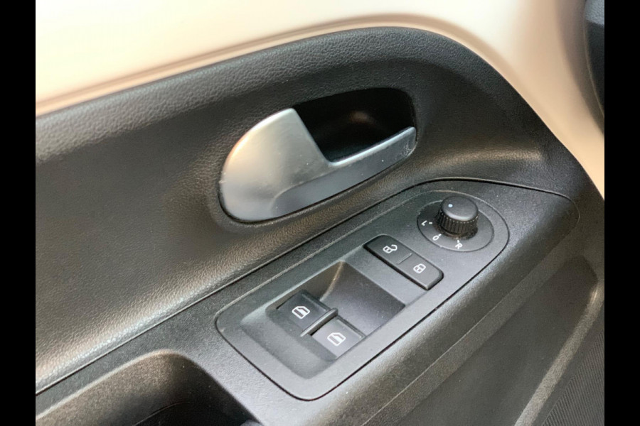 Volkswagen up! 1.0 BMT move up! 5 DEURS AIRCO LUXE 2018 ! ! ! NIEUWE APK !