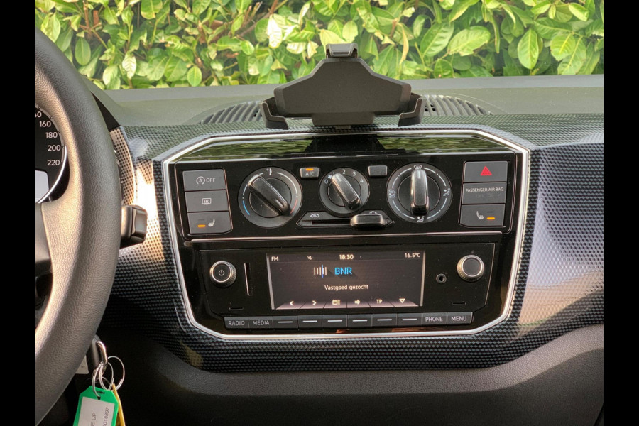 Volkswagen up! 1.0 BMT move up! 5 DEURS AIRCO LUXE 2018 ! ! ! NIEUWE APK !