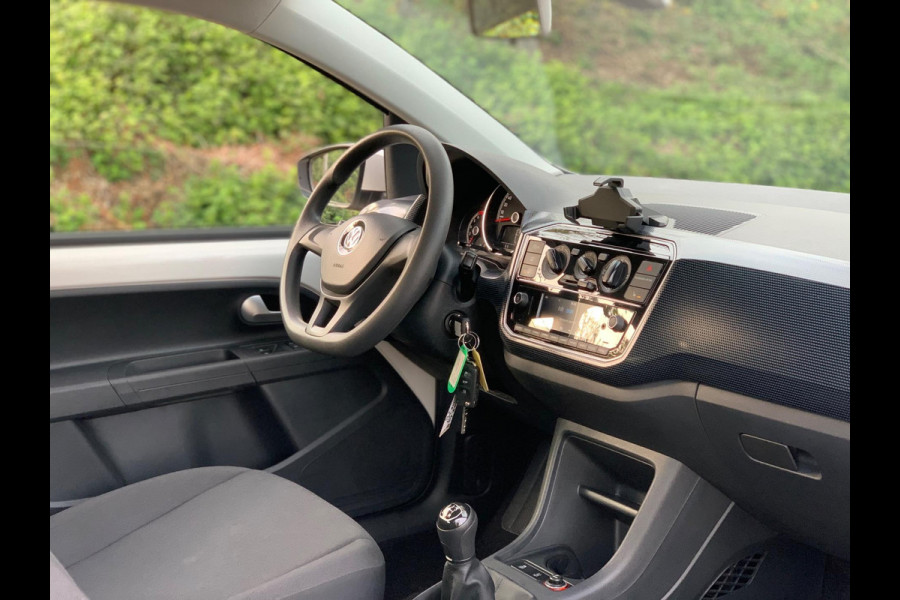 Volkswagen up! 1.0 BMT move up! 5 DEURS AIRCO LUXE 2018 ! ! ! NIEUWE APK !