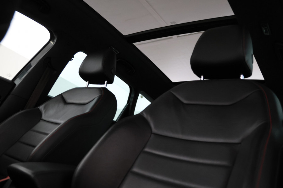 Seat Ateca 1.5 TSI FR Business Intense Black FR, LEER, Cruise Control, Panoramadak, Parkeer Sensoren