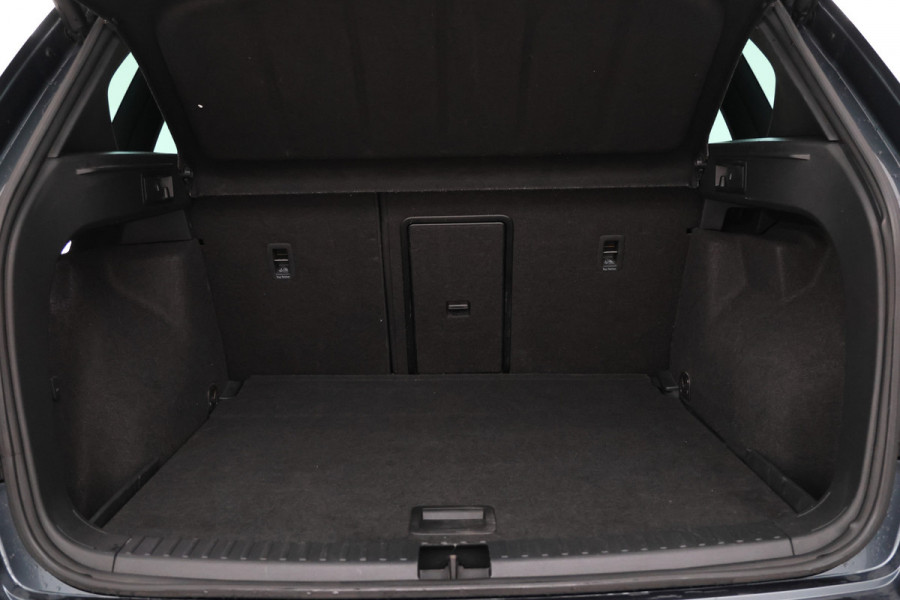 Seat Ateca 1.5 TSI FR Business Intense Black FR, LEER, Cruise Control, Panoramadak, Parkeer Sensoren