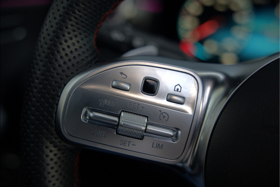 Mercedes-Benz CLA-Klasse Shooting Brake 250 e AMG Line | Panoramadak | Stoelverwarming | Cruise Control | Camera | Apple Carplay | Ambiance Verlichting | Night Pakket | Keyless | Dealer Onderhouden | Dodehoekdetectie