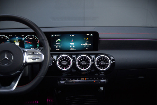 Mercedes-Benz CLA-Klasse Shooting Brake 250 e AMG Line | Panoramadak | Stoelverwarming | Cruise Control | Camera | Apple Carplay | Ambiance Verlichting | Night Pakket | Keyless | Dealer Onderhouden | Dodehoekdetectie