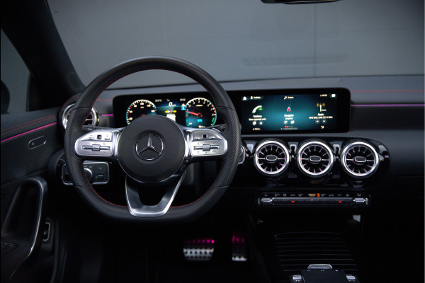 Mercedes-Benz CLA-Klasse Shooting Brake 250 e AMG Line | Panoramadak | Stoelverwarming | Cruise Control | Camera | Apple Carplay | Ambiance Verlichting | Night Pakket | Keyless | Dealer Onderhouden | Dodehoekdetectie
