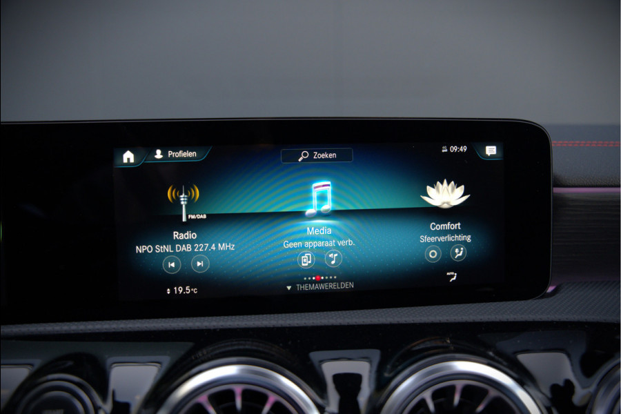 Mercedes-Benz CLA-Klasse Shooting Brake 250 e AMG Line | Panoramadak | Stoelverwarming | Cruise Control | Camera | Apple Carplay | Ambiance Verlichting | Night Pakket | Keyless | Dealer Onderhouden | Dodehoekdetectie