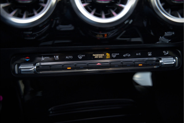Mercedes-Benz CLA-Klasse Shooting Brake 250 e AMG Line | Panoramadak | Stoelverwarming | Cruise Control | Camera | Apple Carplay | Ambiance Verlichting | Night Pakket | Keyless | Dealer Onderhouden | Dodehoekdetectie