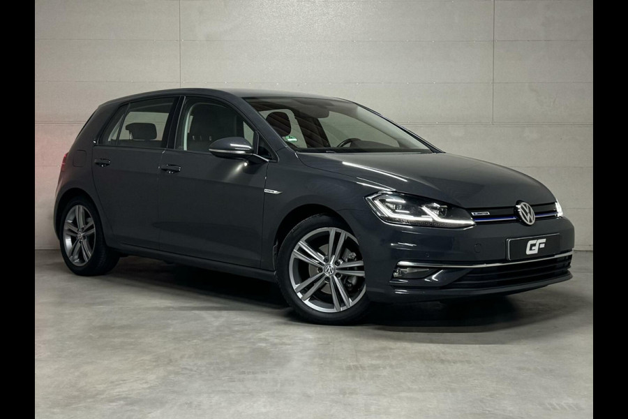 Volkswagen Golf 1.5 TSI 17'' R-Line Massage ACC Carplay NAP