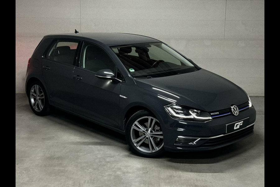 Volkswagen Golf 1.5 TSI 17'' R-Line Massage ACC Carplay NAP