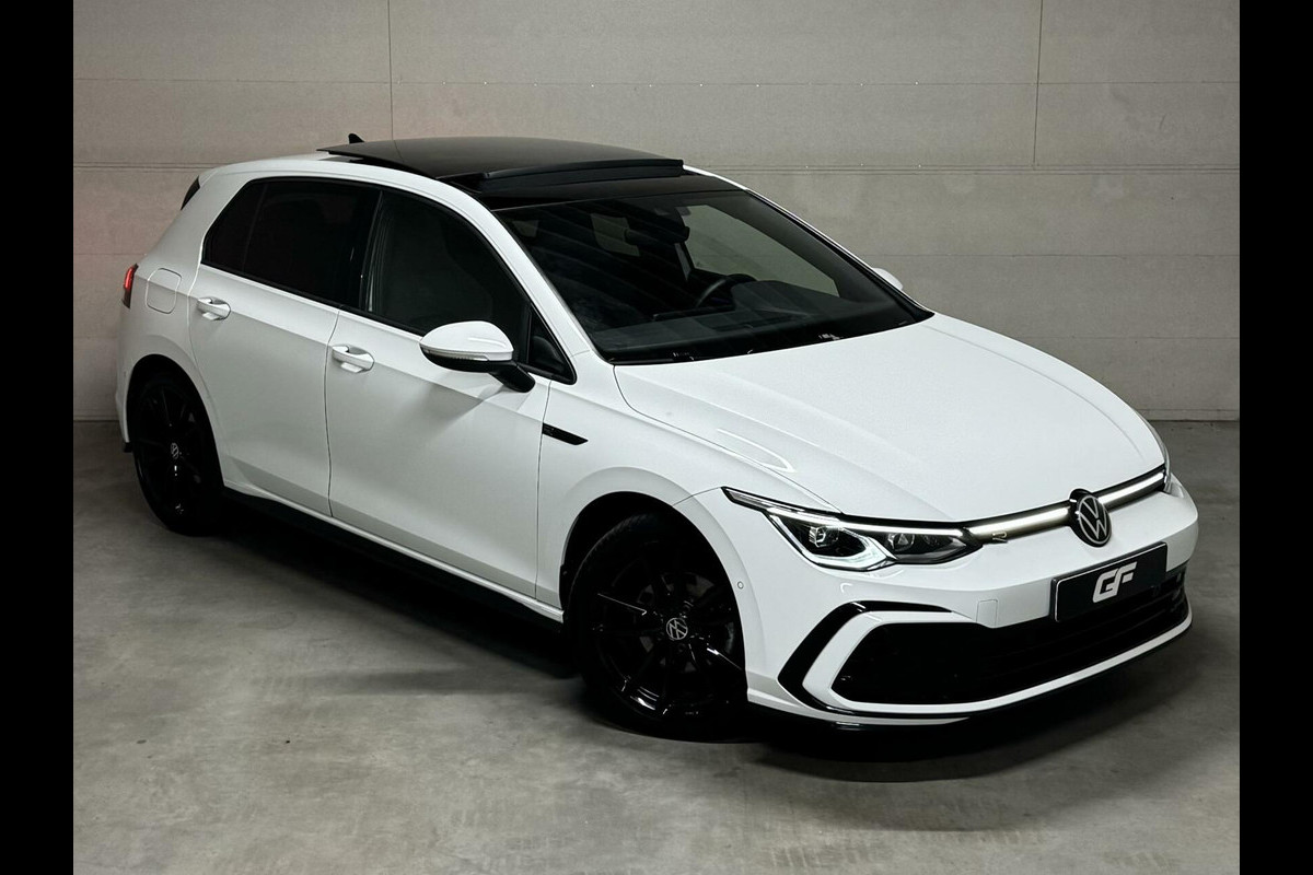 Volkswagen Golf 1.5 eTSI 3x R-Line Pano Carplay Sfeer ACC NAP Volkswagen Golf 1.5 eTSI 3x R-Line Pano Carplay Sfeer ACC NAP
