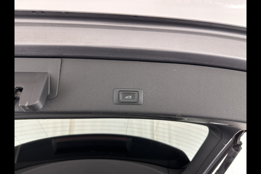 Audi e-tron 50 quattro Business edition Plus 71 kWh [ 3-Fase ] (INCL.BTW) *PANO | LEATHER-ALCANTARA | FULL-LED | MEMORY-PACK | DIGI-COCKPIT | CAMERA | DAB+ | KEYLESS | NAVI-FULLMAP | SPORT-SEATS*