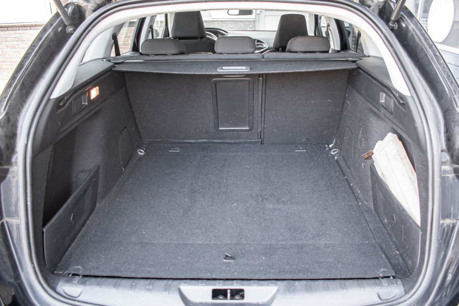 Peugeot 308 SW 1.2 PureTech Blue Lease Allure