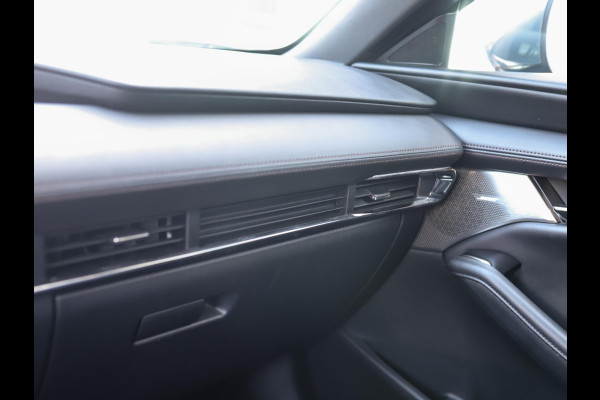 Mazda 3 2.0 e-SkyActiv-G M Hybrid 122 Comfort Bose | Camera | Memory | Trekhaak | ACC | Stoel/Stuurverw.