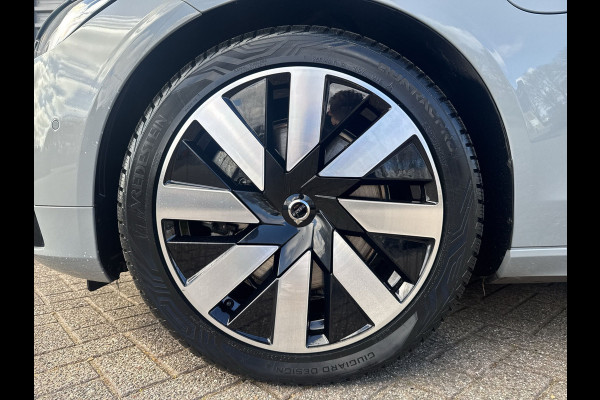 Volvo V90 2.0 T6 Plug-in hybrid AWD Ultra Dark / Head-Up / Schuif/kanteldak / Trekhaak / Blis / 360 Camera /