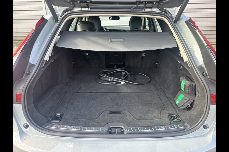 Volvo V90 2.0 T6 Plug-in hybrid AWD Ultra Dark / Head-Up / Schuif/kanteldak / Trekhaak / Blis / 360 Camera /