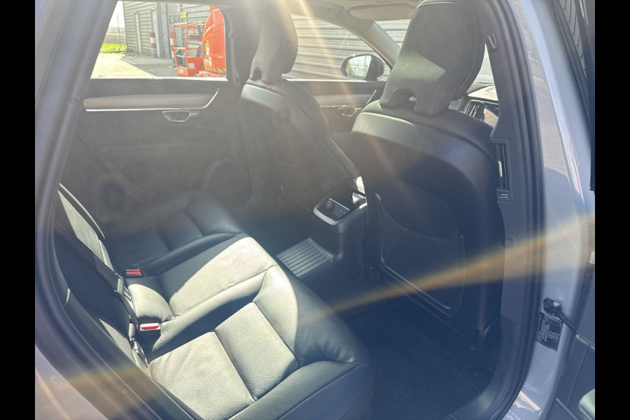 Volvo V90 2.0 T6 Plug-in hybrid AWD Ultra Dark / Head-Up / Schuif/kanteldak / Trekhaak / Blis / 360 Camera /