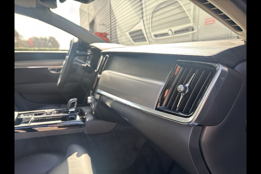 Volvo V90 2.0 T6 Plug-in hybrid AWD Ultra Dark / Head-Up / Schuif/kanteldak / Trekhaak / Blis / 360 Camera /