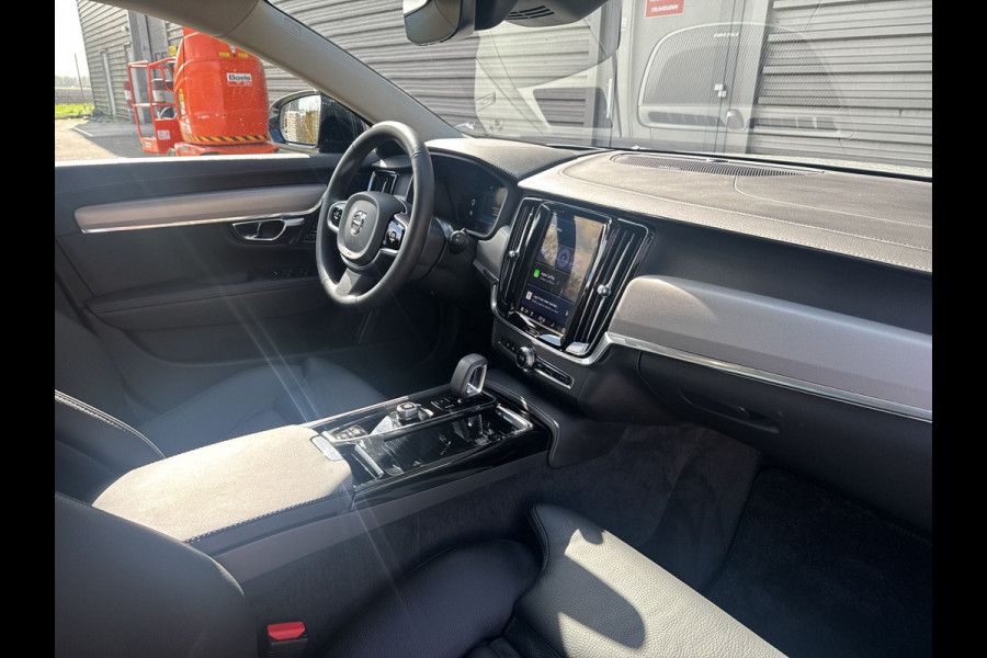 Volvo V90 2.0 T6 Plug-in hybrid AWD Ultra Dark / Head-Up / Schuif/kanteldak / Trekhaak / Blis / 360 Camera /