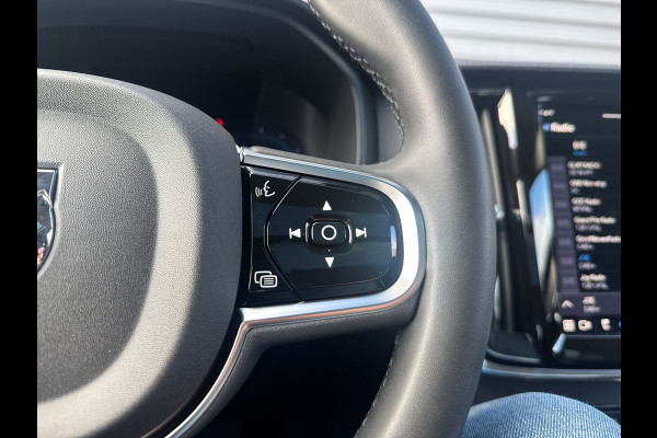 Volvo V90 2.0 T6 Plug-in hybrid AWD Ultra Dark / Head-Up / Schuif/kanteldak / Trekhaak / Blis / 360 Camera /