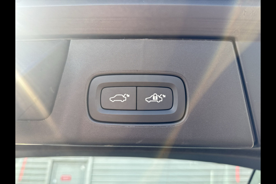 Volvo V90 2.0 T6 Plug-in hybrid AWD Ultra Dark / Head-Up / Schuif/kanteldak / Trekhaak / Blis / 360 Camera /