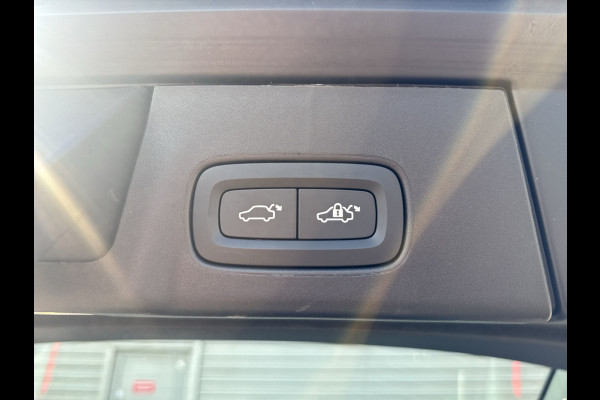 Volvo V90 2.0 T6 Plug-in hybrid AWD Ultra Dark / Head-Up / Schuif/kanteldak / Trekhaak / Blis / 360 Camera /