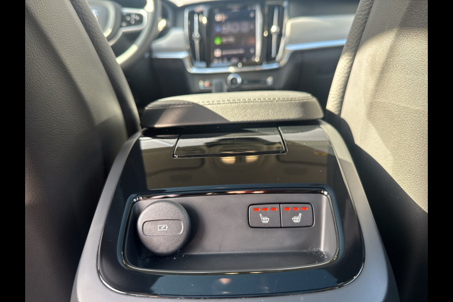 Volvo V90 2.0 T6 Plug-in hybrid AWD Ultra Dark / Head-Up / Schuif/kanteldak / Trekhaak / Blis / 360 Camera /