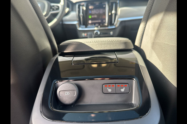 Volvo V90 2.0 T6 Plug-in hybrid AWD Ultra Dark / Head-Up / Schuif/kanteldak / Trekhaak / Blis / 360 Camera /
