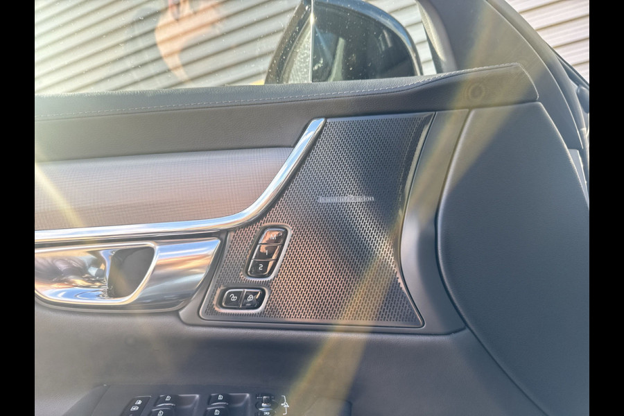 Volvo V90 2.0 T6 Plug-in hybrid AWD Ultra Dark / Head-Up / Schuif/kanteldak / Trekhaak / Blis / 360 Camera /