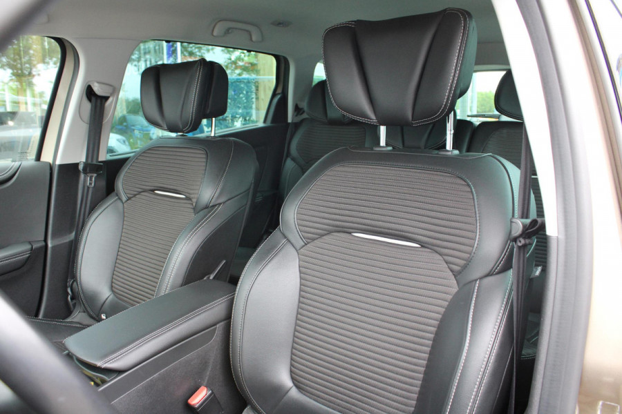 Renault Grand Scénic 1.3 TCe Bose Automaat | BOSE | 5 Pers | Trekhaak | AGR-Stoelen | Climate Control | Cruise Control |