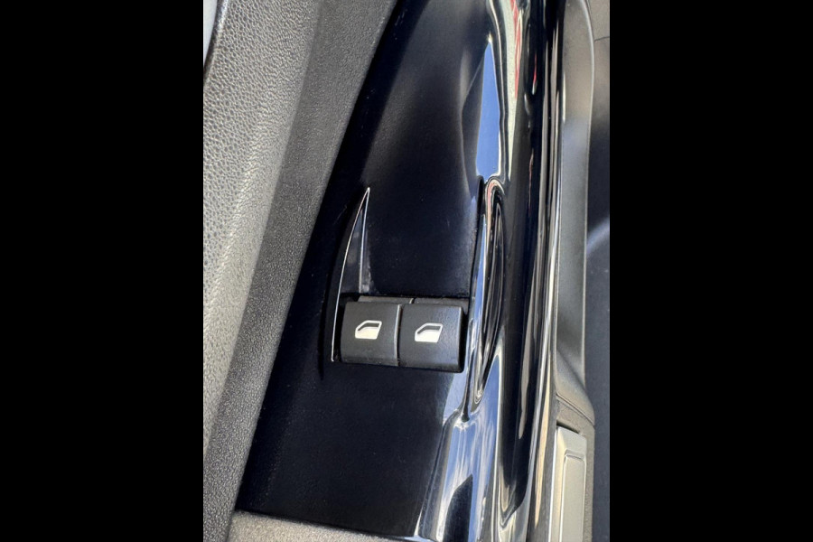Citroën C4 Cactus 1.2 PureTech Shine - AUTOMAAT I Navigatie I Airco I PDC / Achteruitrij Camera I LED I Dealer onderhouden