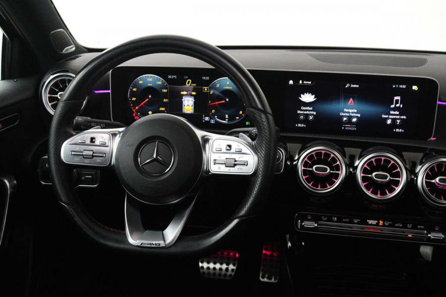 Mercedes-Benz A-Klasse 200 Business Solution AMG (PANORAMADAK, SFEERVERLICHTING, PARKEERSENSOREN, STOELVERWARMING, GOED ONDERHOUD)
