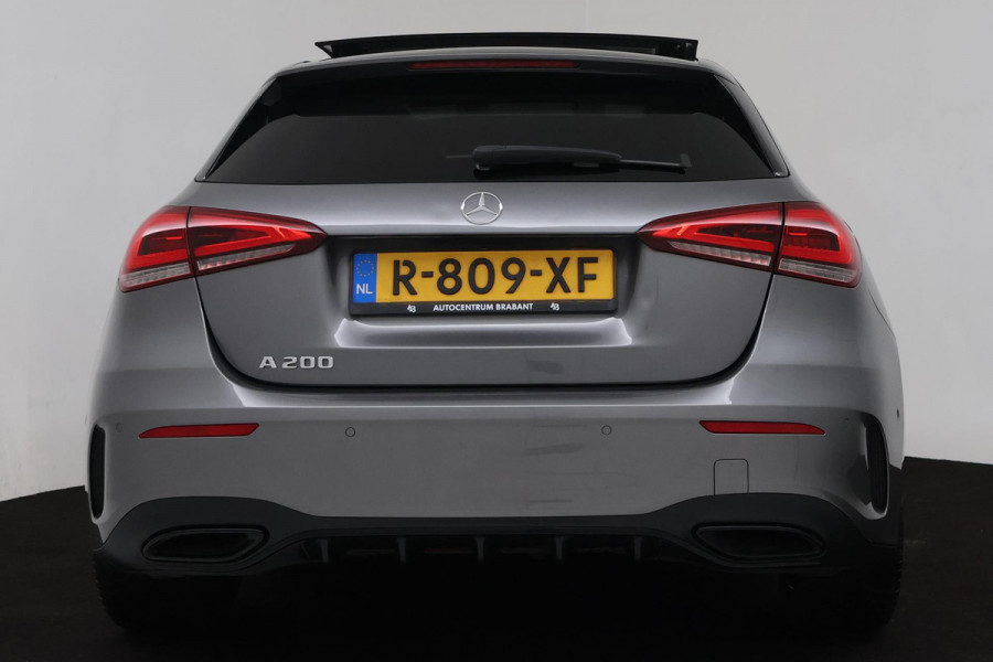 Mercedes-Benz A-Klasse 200 Business Solution AMG (PANORAMADAK, SFEERVERLICHTING, PARKEERSENSOREN, STOELVERWARMING, GOED ONDERHOUD)