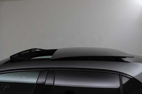 Mercedes-Benz A-Klasse 200 Business Solution AMG (PANORAMADAK, SFEERVERLICHTING, PARKEERSENSOREN, STOELVERWARMING, GOED ONDERHOUD)