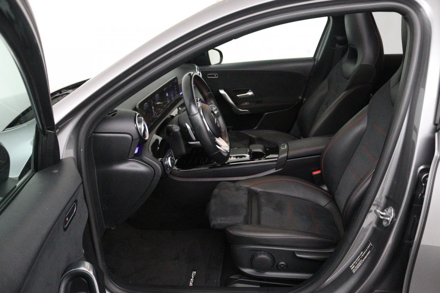 Mercedes-Benz A-Klasse 200 Business Solution AMG (PANORAMADAK, SFEERVERLICHTING, PARKEERSENSOREN, STOELVERWARMING, GOED ONDERHOUD)