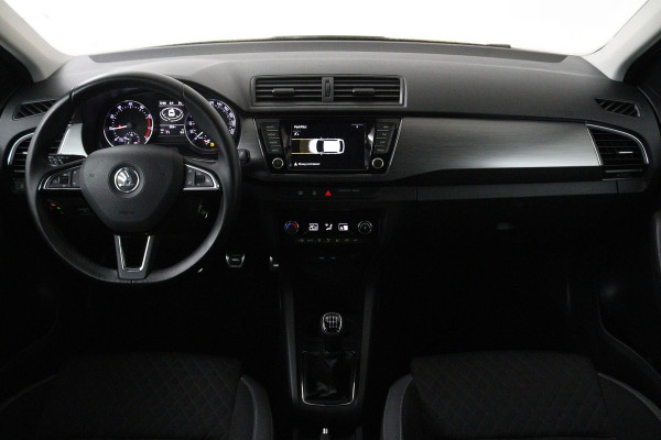 Škoda Fabia 1.2 TSI Style (PARKEERSENSOREN, CARPLAY, CRUISE CONTROL, NAVIGATIE, NL-AUTO)