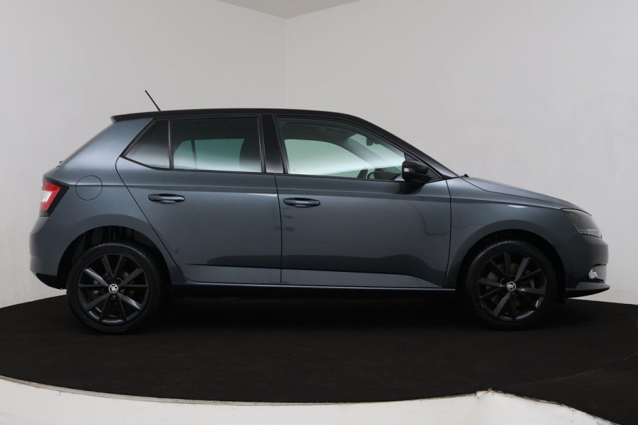 Škoda Fabia 1.2 TSI Style (PARKEERSENSOREN, CARPLAY, CRUISE CONTROL, NAVIGATIE, NL-AUTO)