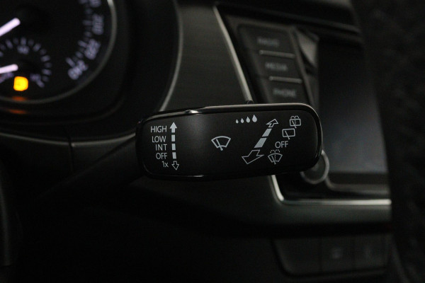 Škoda Fabia 1.2 TSI Style (PARKEERSENSOREN, CARPLAY, CRUISE CONTROL, NAVIGATIE, NL-AUTO)
