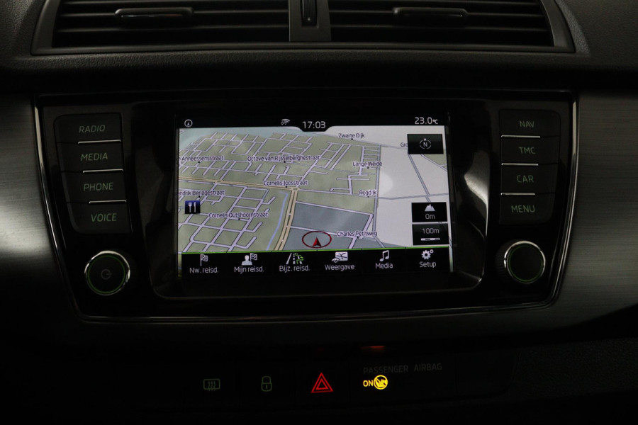 Škoda Fabia 1.2 TSI Style (PARKEERSENSOREN, CARPLAY, CRUISE CONTROL, NAVIGATIE, NL-AUTO)