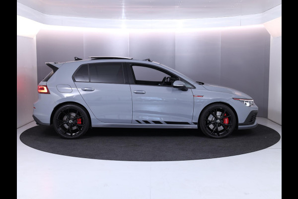 Volkswagen Golf 2.0 TSI GTI Clubsport 300 pk Automaat (DSG) | Navigatie | Panoramadak | Parkeersensoren | Matrix LED koplampen | Stoelverwarming | Lichtmetalen velgen 19" |