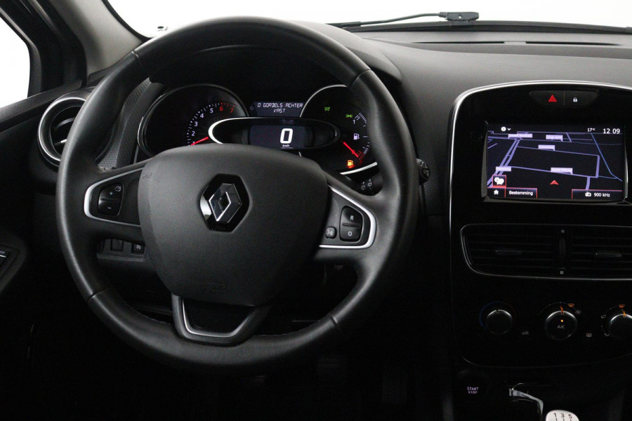 Renault Clio Estate 0.9 TCe Limited (PARKEERSENSOREN, TREKHAAK, NAVIGATIE, CRUISE, BLUETOOTH, NL-AUTO)