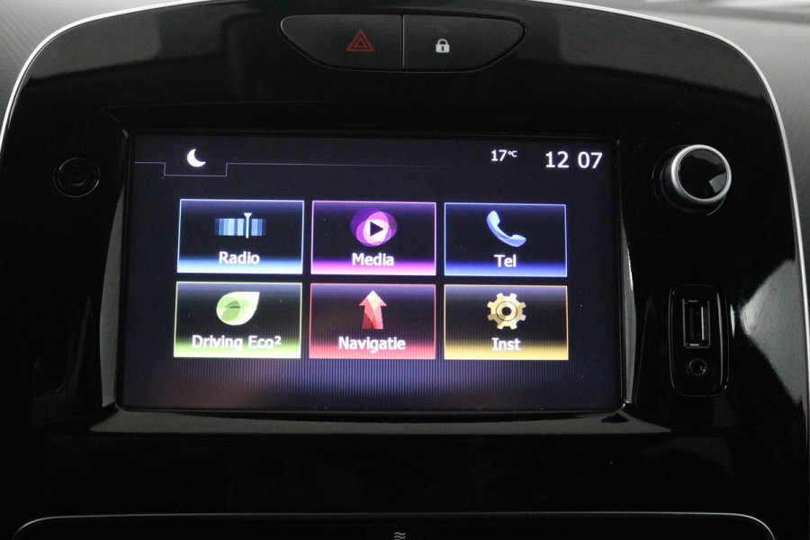 Renault Clio Estate 0.9 TCe Limited (PARKEERSENSOREN, TREKHAAK, NAVIGATIE, CRUISE, BLUETOOTH, NL-AUTO)